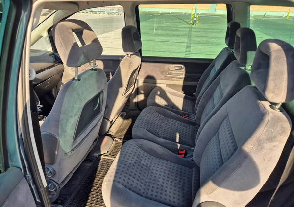 Volkswagen Sharan cena 8900 przebieg: 272800, rok produkcji 2003 z Gdańsk małe 232